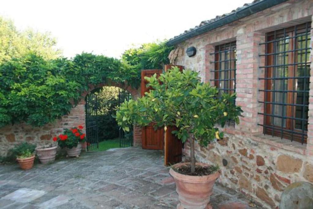 Podere Gli Oppi Toscana Villa Petroio Exterior photo